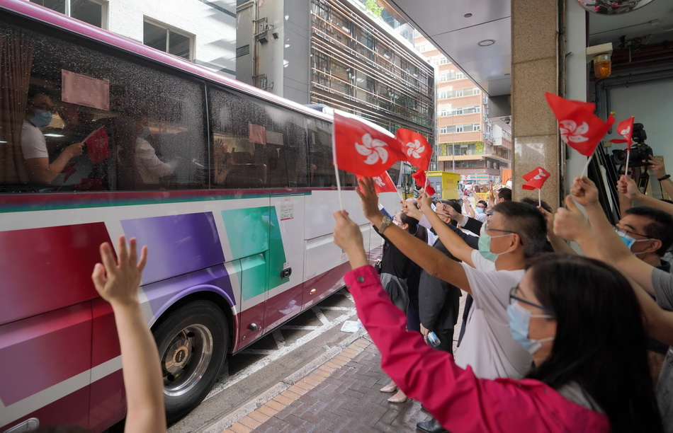 香港和内地香港街头小便相反报道_内地香港到澳门回内地_内地支援香港