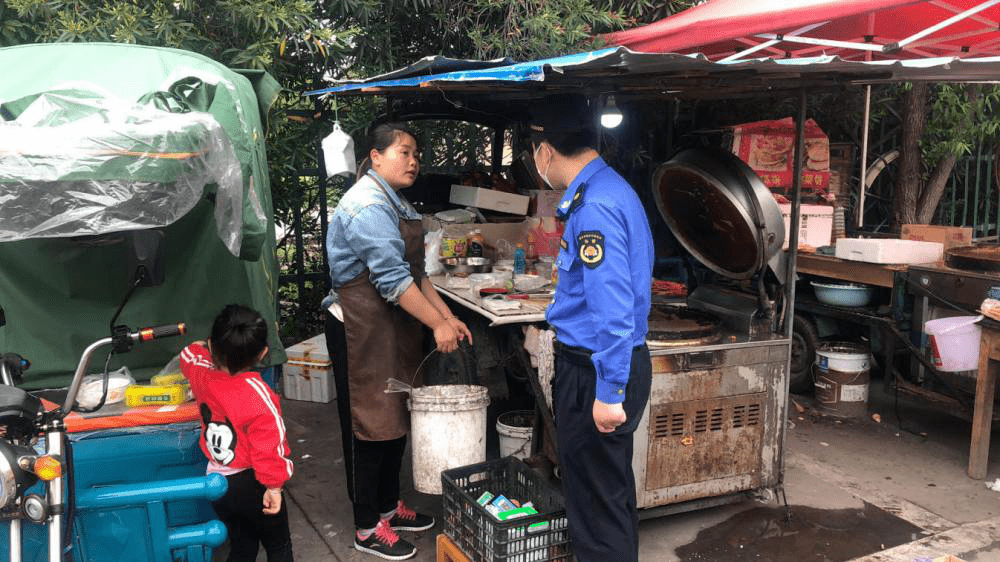 多地出台新规松绑“地摊经济”支持灵活就业复苏