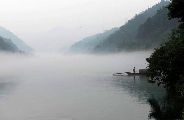 行到水穷处，坐看云起时