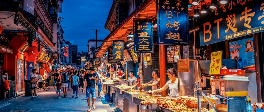 郑州最繁华的夜市应该就是健康路夜市