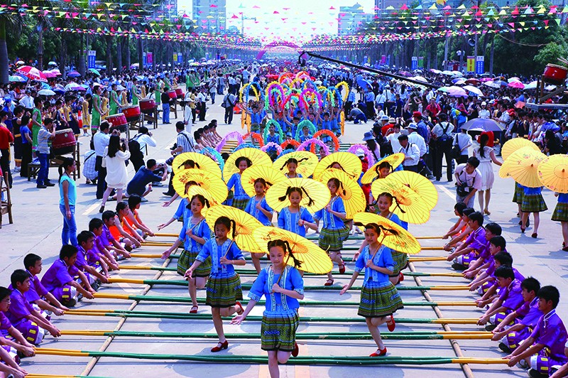南宁市各学校开展丰富活动庆祝“壮族三月三”